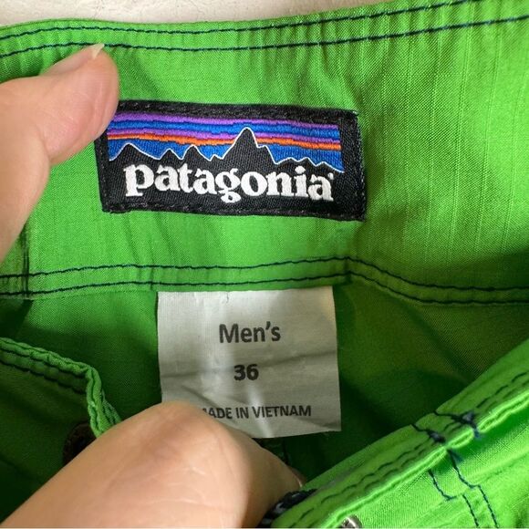 Patagonia Men's Light & Variable Board Shorts Swimming Suit Bright Green Size 36 - Picture 3 of 5